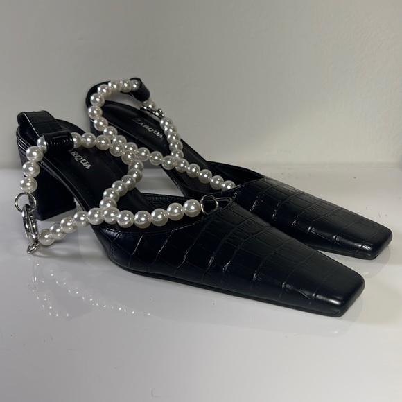 Zarqua Shoes - Zarqua Black Embossed Leather Heels w/Pearl Straps size 38 US 7.5